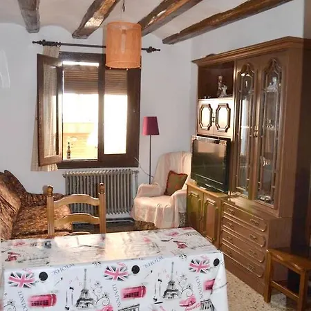 4 Bedrooms With Terrace And Wifi At شقة Tarazona