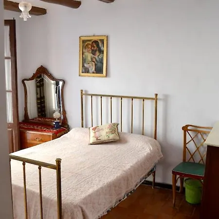 4 Bedrooms With Terrace And Wifi At شقة